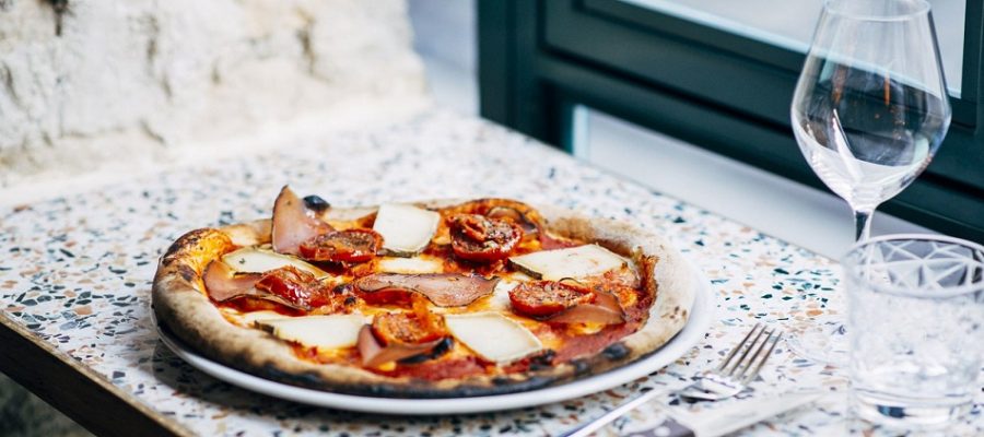 Où se rendre pour déguster de la bonne pizza en Corse ?